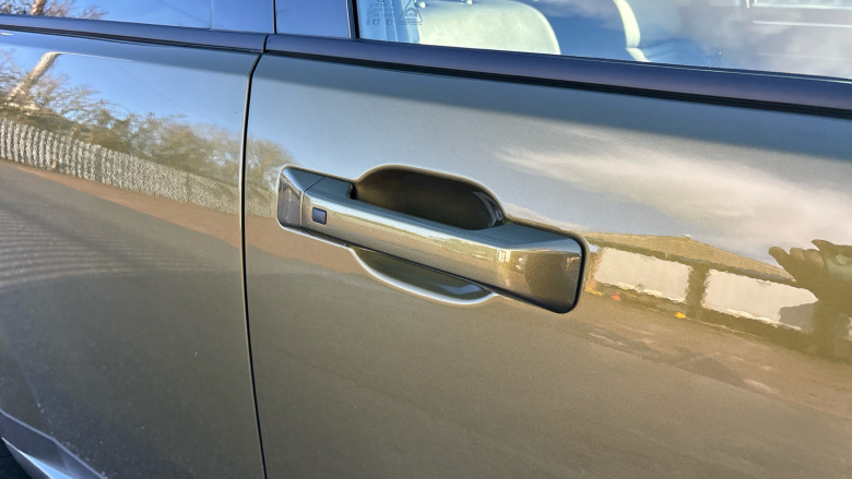 Hyundai SANTA FE 1.6 TGDi Plug-in Hybrid Ultimate 5dr 4WD Auto Estate